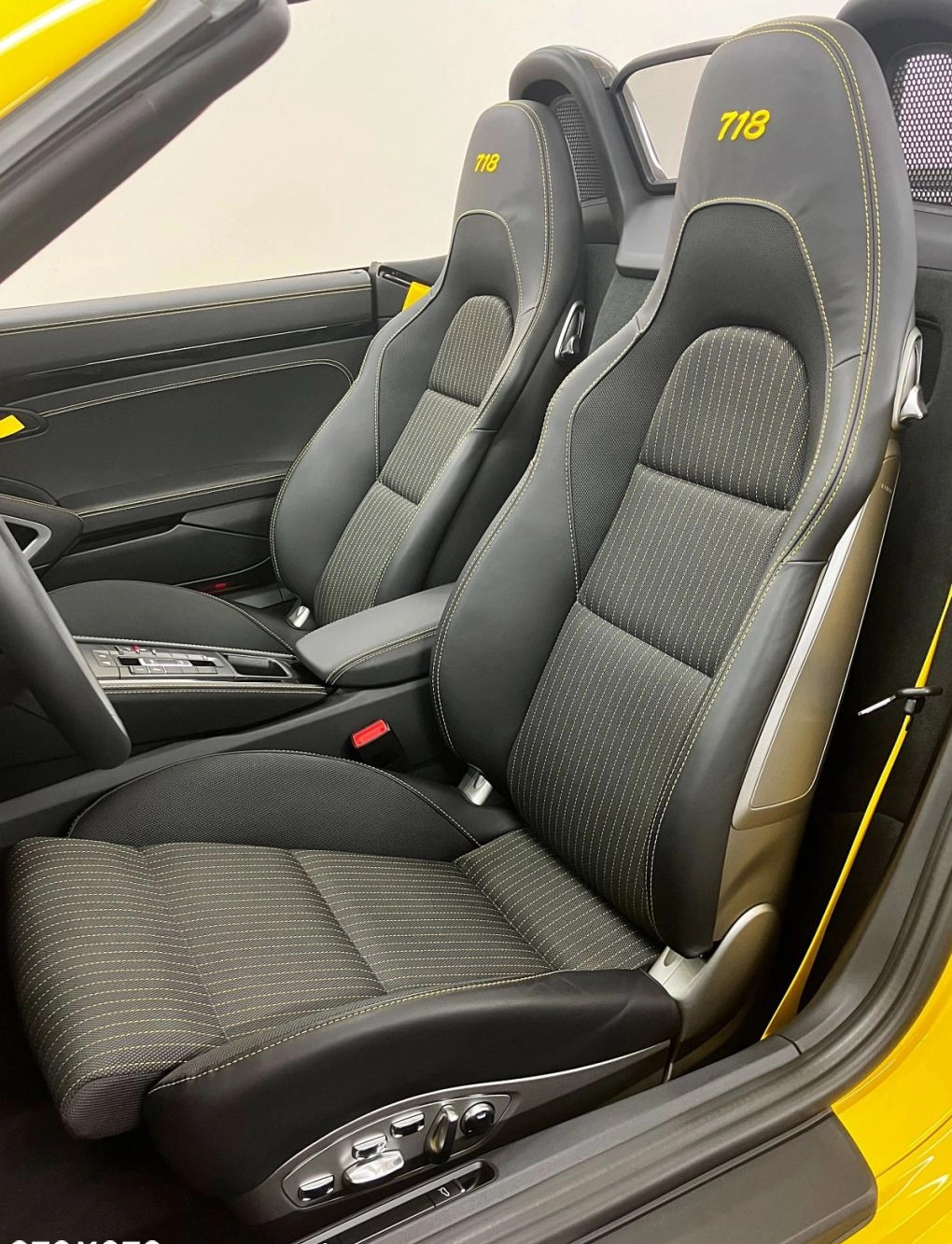 Porsche 718 Boxster cena 399000 przebieg: 4332, rok produkcji 2023 z Dąbrowa Tarnowska małe 781